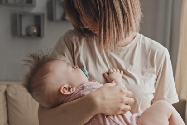 Rutina spavanja bebe od šest meseci: raspored dremki i noćnog sna